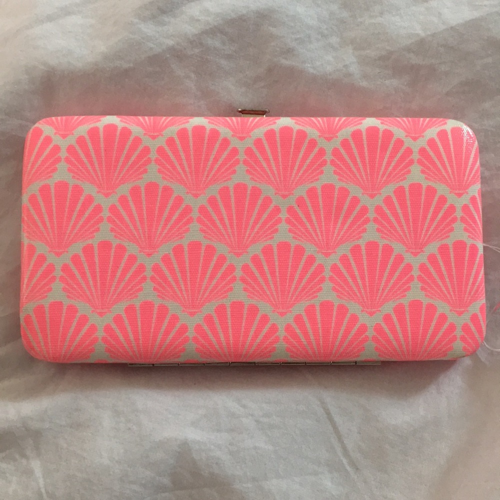 Seashell wallet